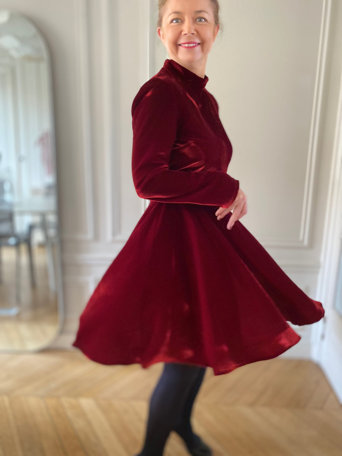 THALIA - La robe &quot;rouge rythmique&quot;