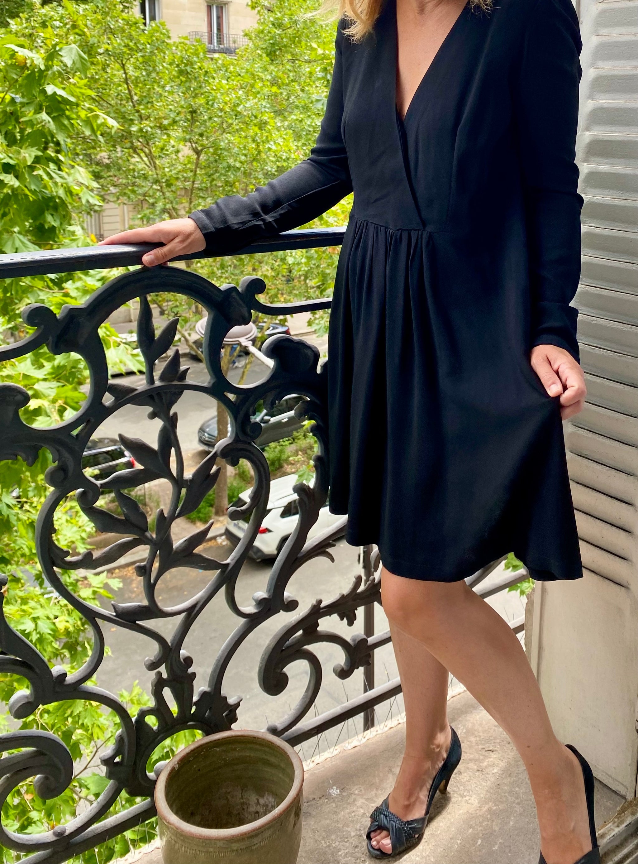 VENUS - The little black dress - Artmis-Paris VENUS - The little black dress - Artmis-Paris